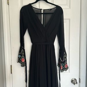 Soieblu jumpsuit - black with embroidered flower sleeve
